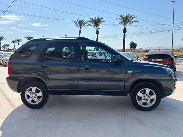 KIA SPORTAGE CUP 2.0 PETROL SPANISH LHD IN SPAIN 76000 MILES SUPERB 200